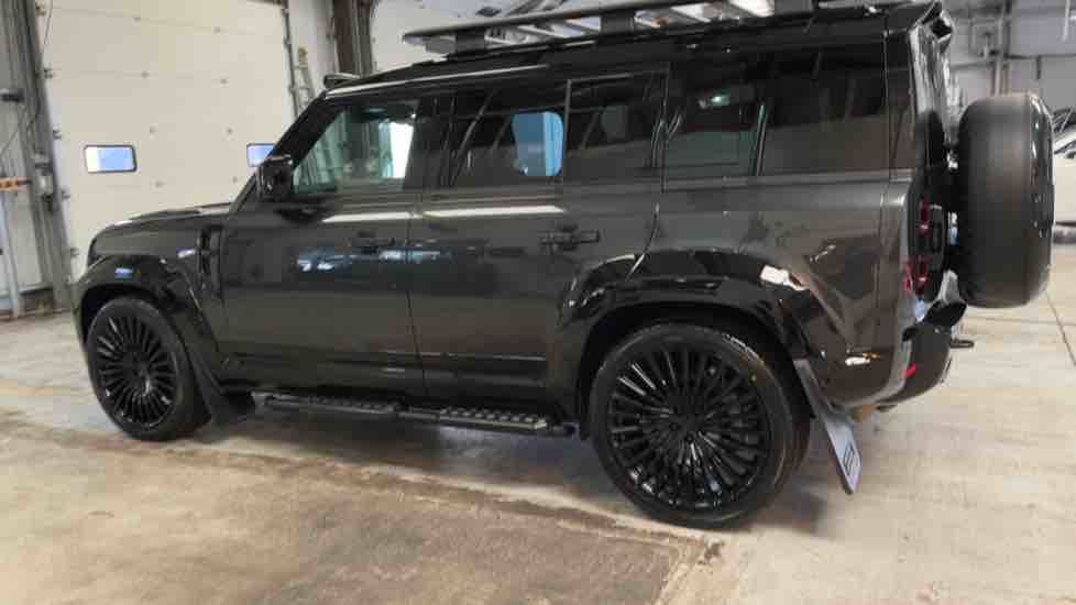 More views of Land Rover Defender 110