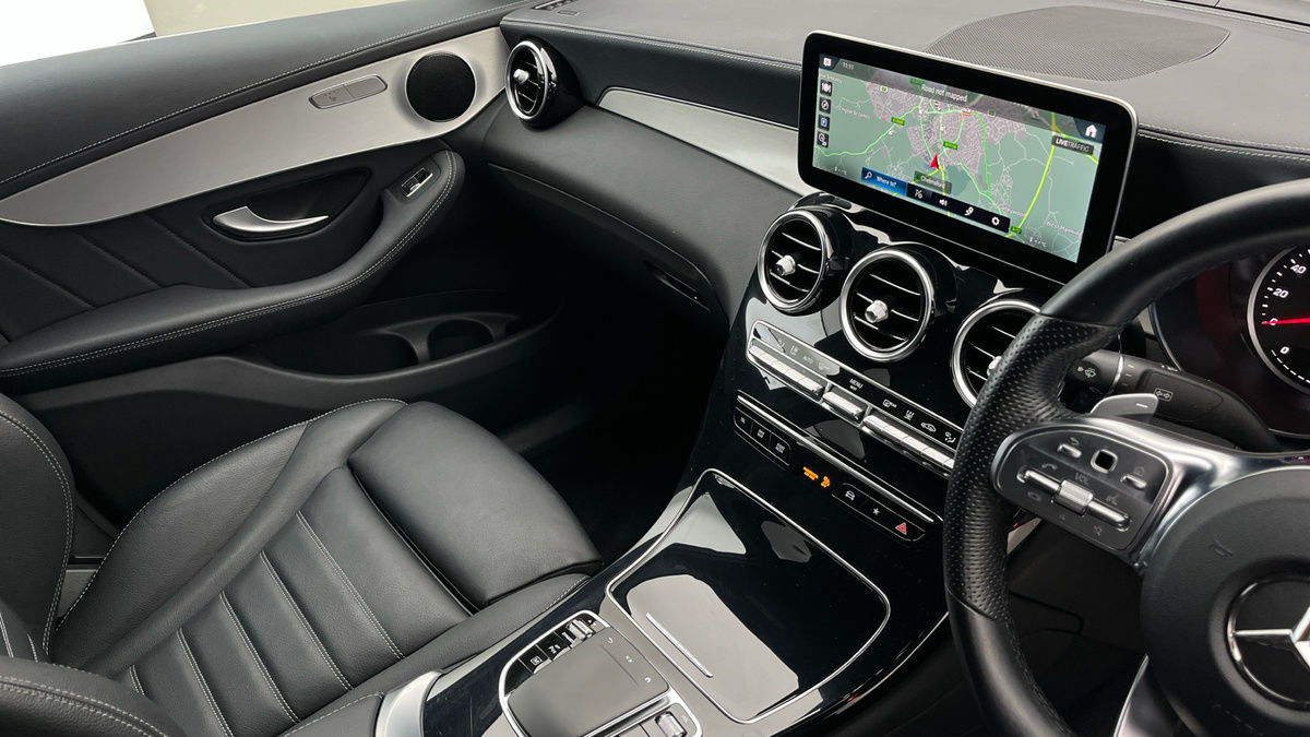 Mercedes-Benz GLC Image 30