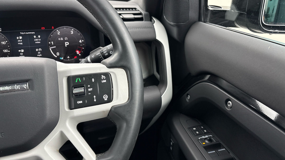 Land Rover Defender 110 Urban Image 14