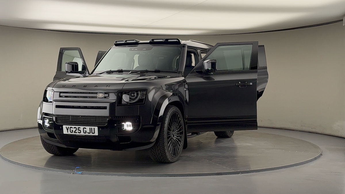 More views of Land Rover Defender 110