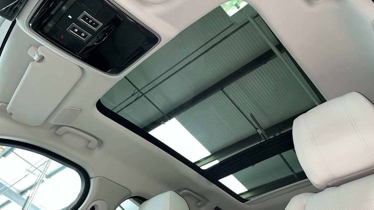 Land Rover Range Rover Velar Image 6