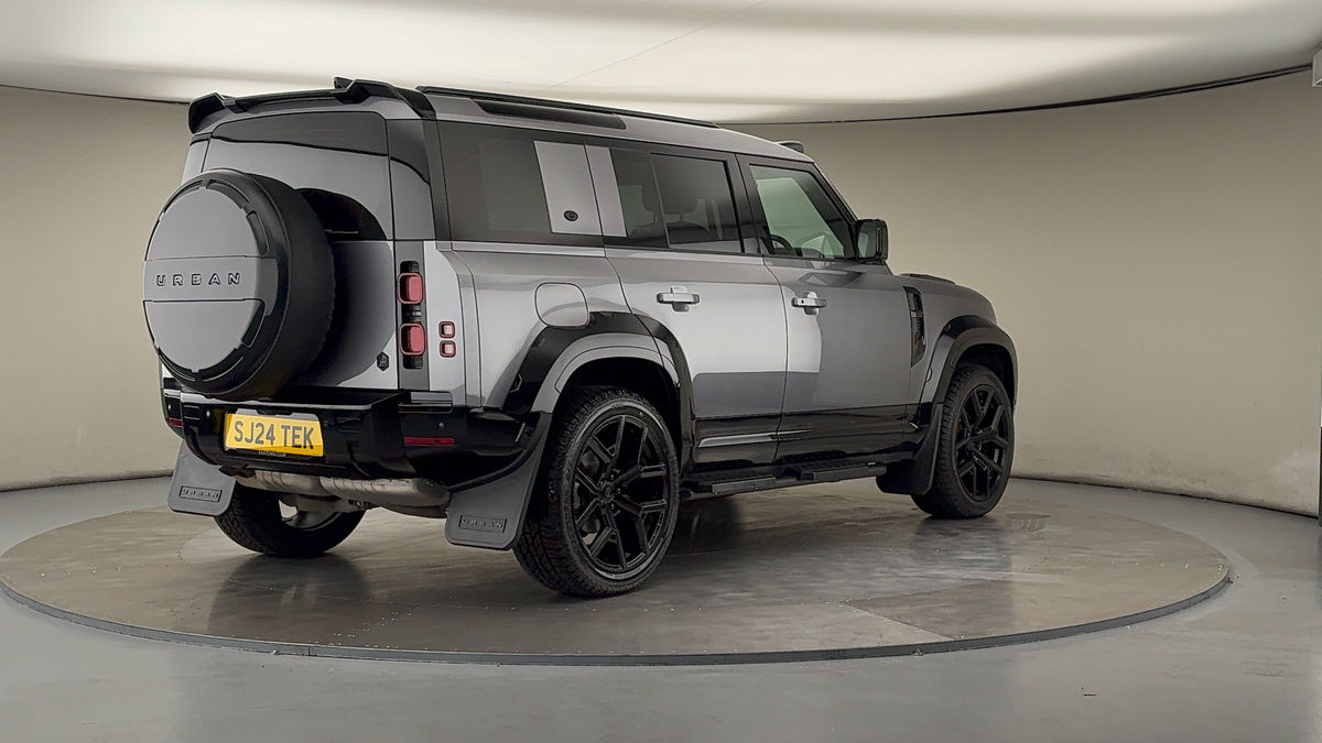 More views of Land Rover Defender 110
