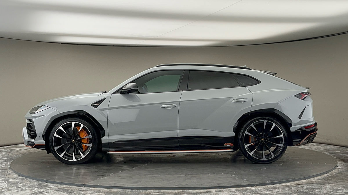 Lamborghini Urus Image 15