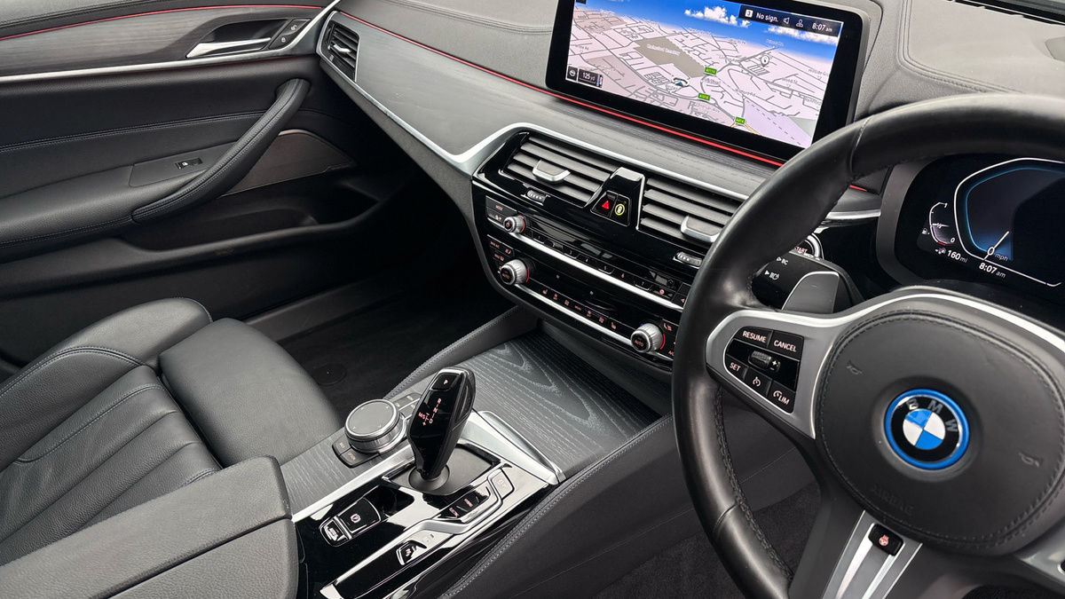 BMW 5 Series Image 18