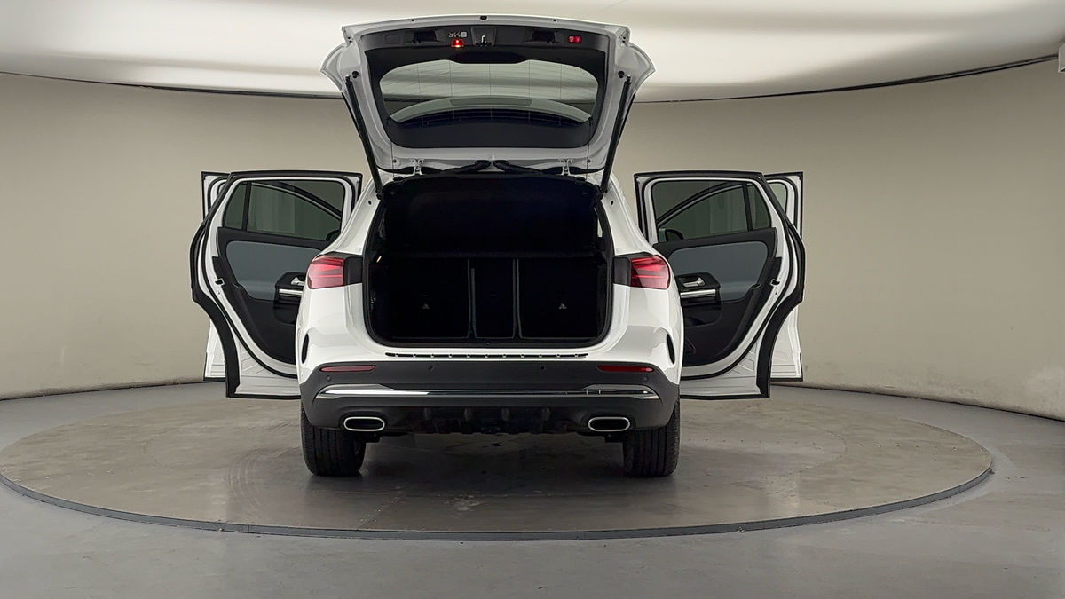 More views of Mercedes-Benz GLA