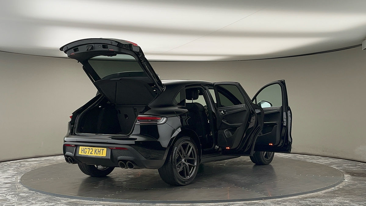 More views of Porsche Macan