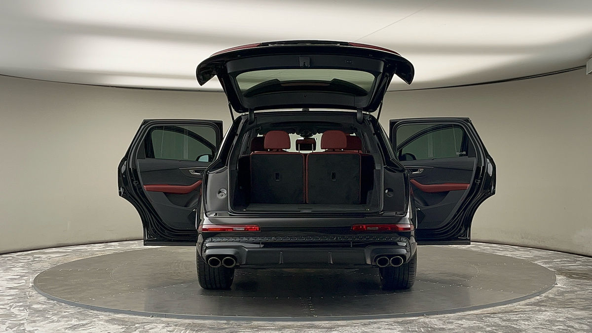 More views of Audi SQ7