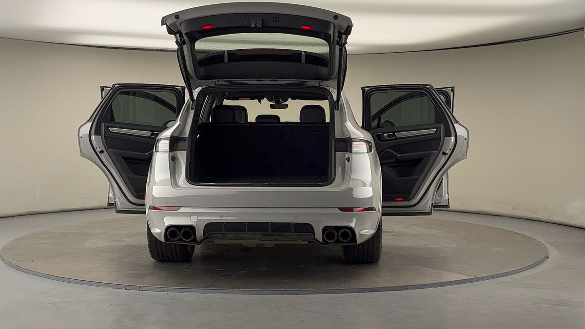 More views of Porsche Cayenne