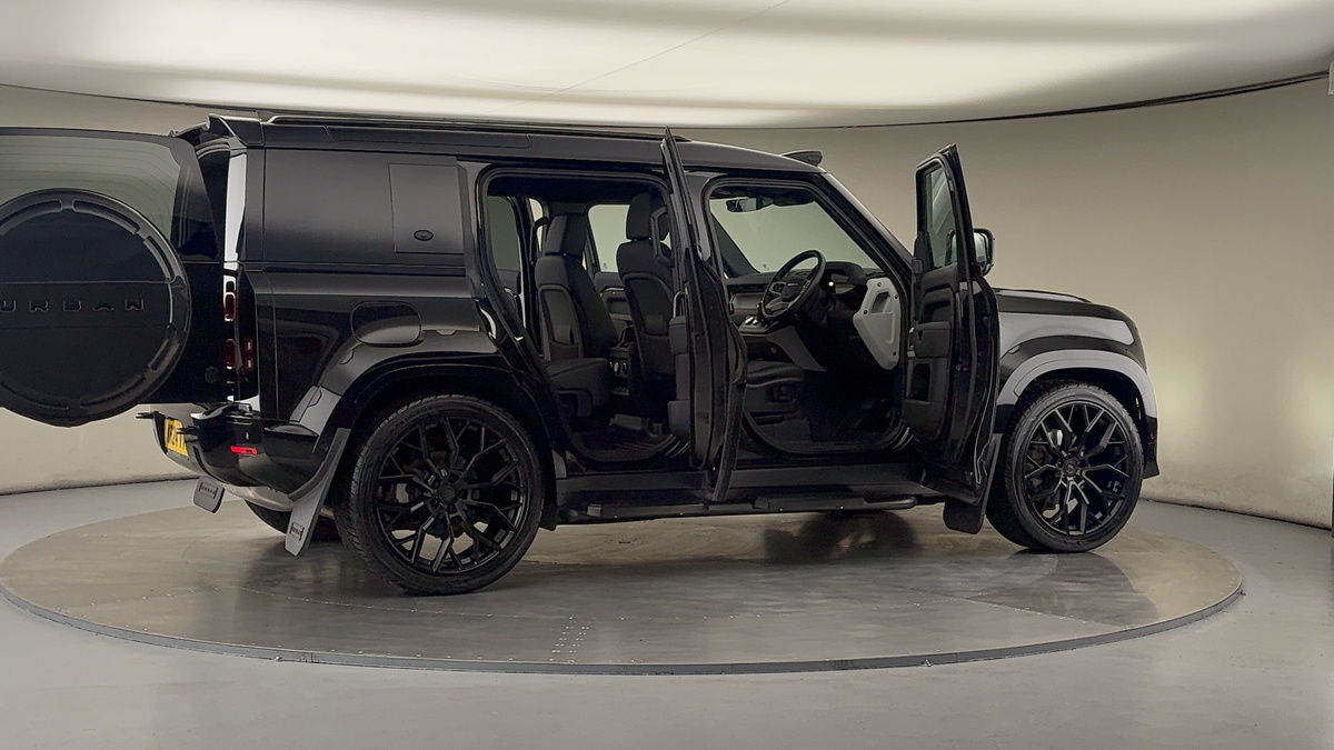 More views of Land Rover Defender 110