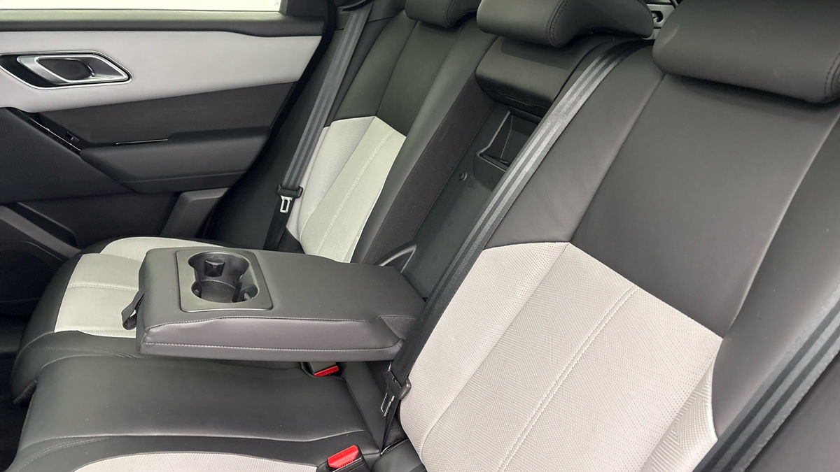Land Rover Range Rover Velar Image 9