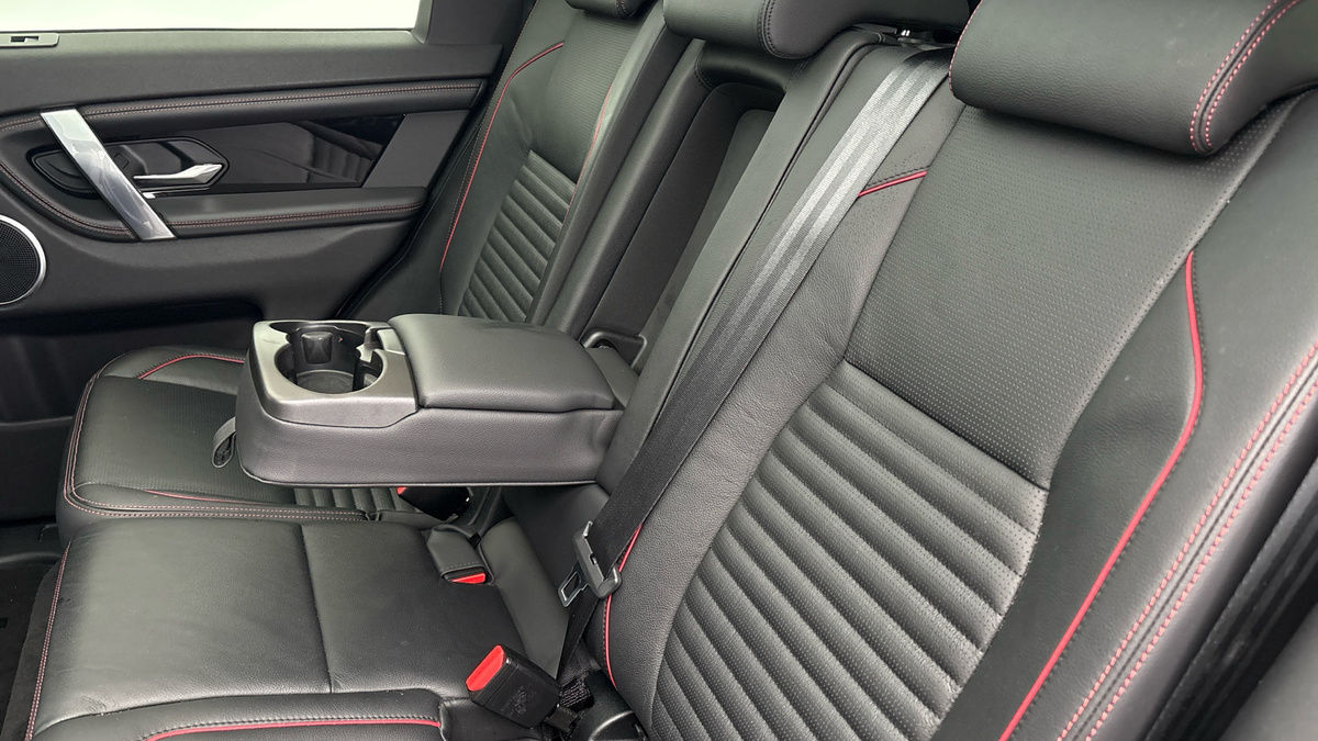 Land Rover Discovery Sport Image 9