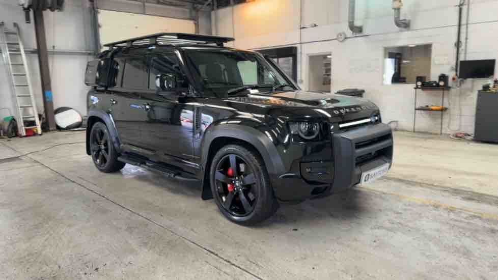 More views of Land Rover Defender 110