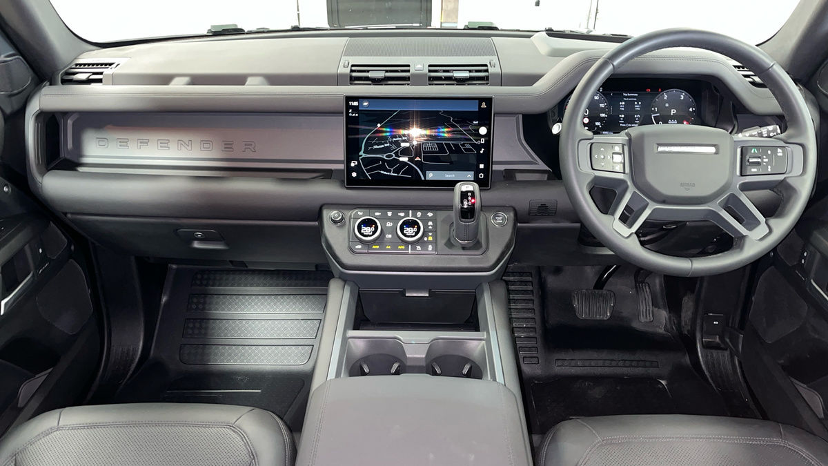 Land Rover Defender 110 Urban Image 23
