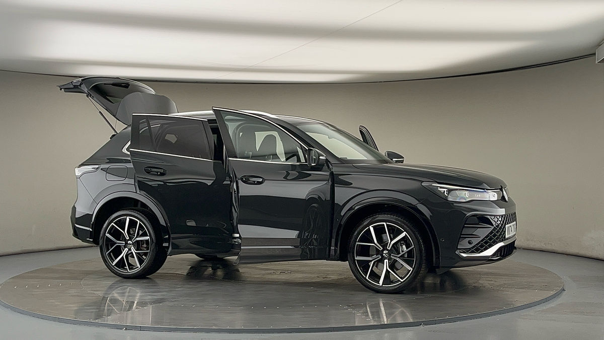 More views of Volkswagen Tiguan
