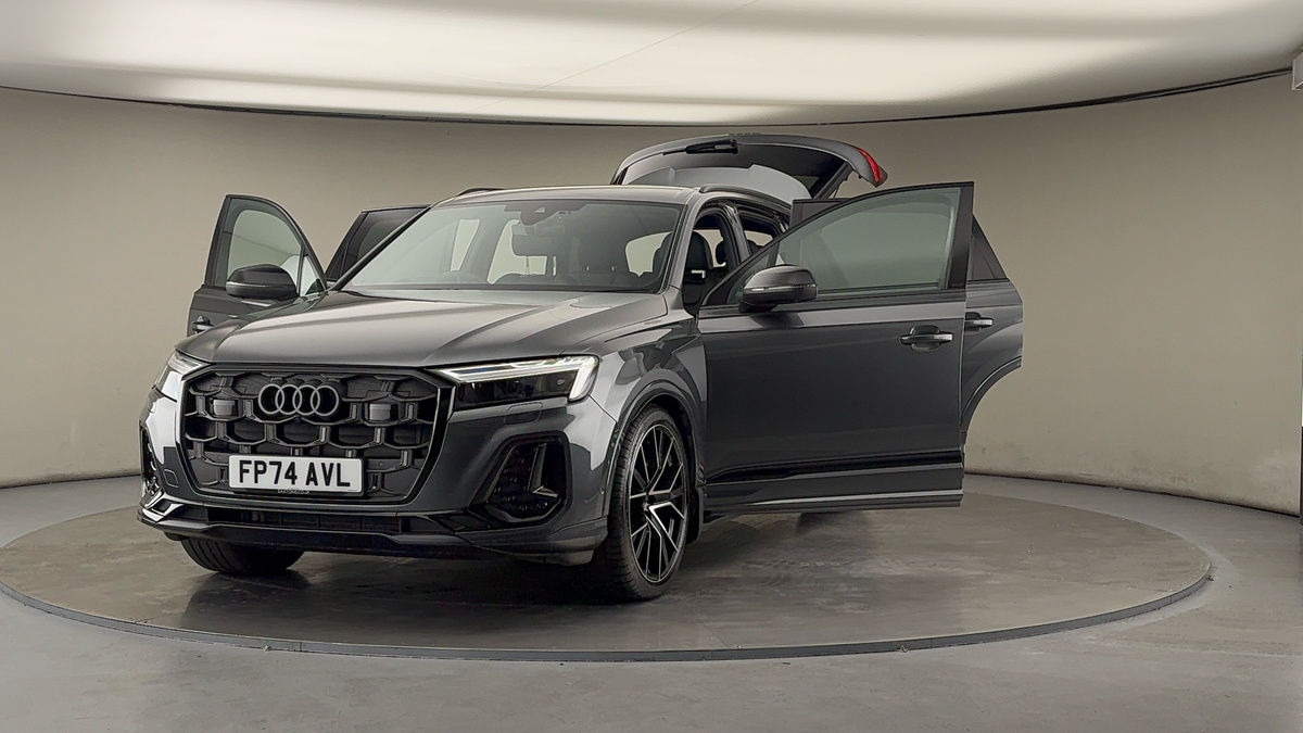More views of Audi Q7
