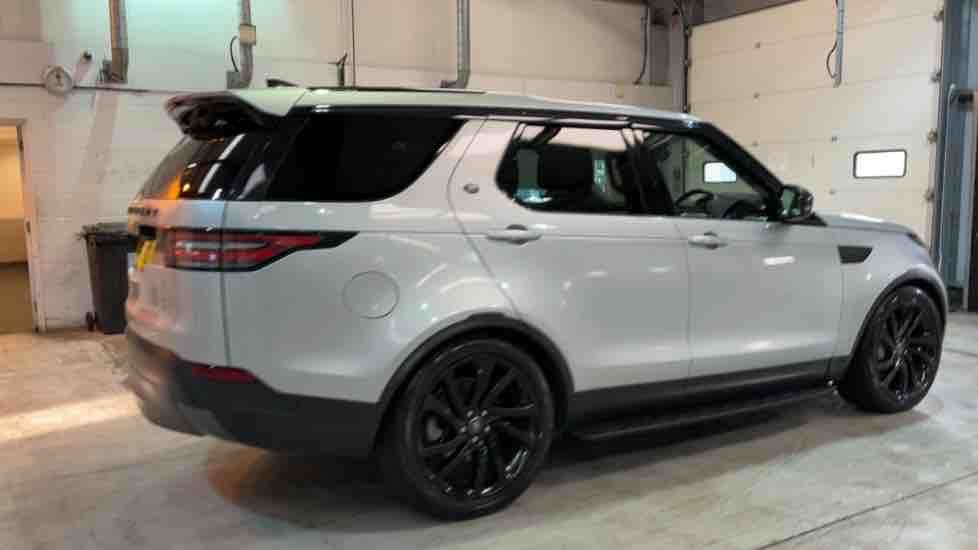 More views of Land Rover Discovery