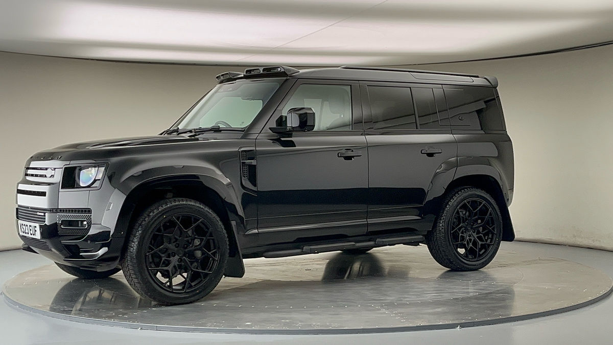 More views of Land Rover Defender 110