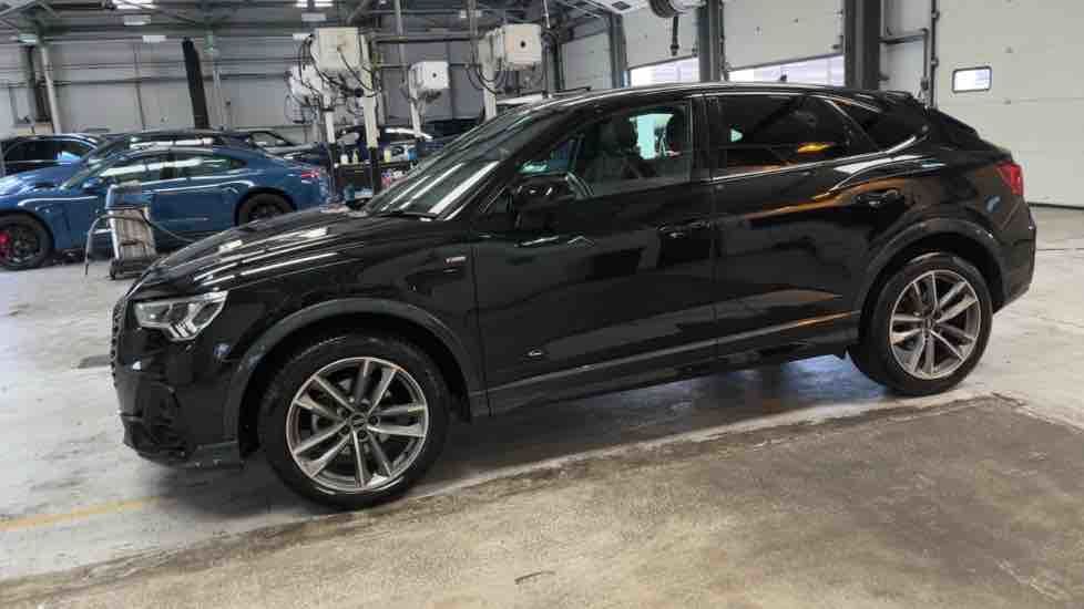 More views of Audi Q3