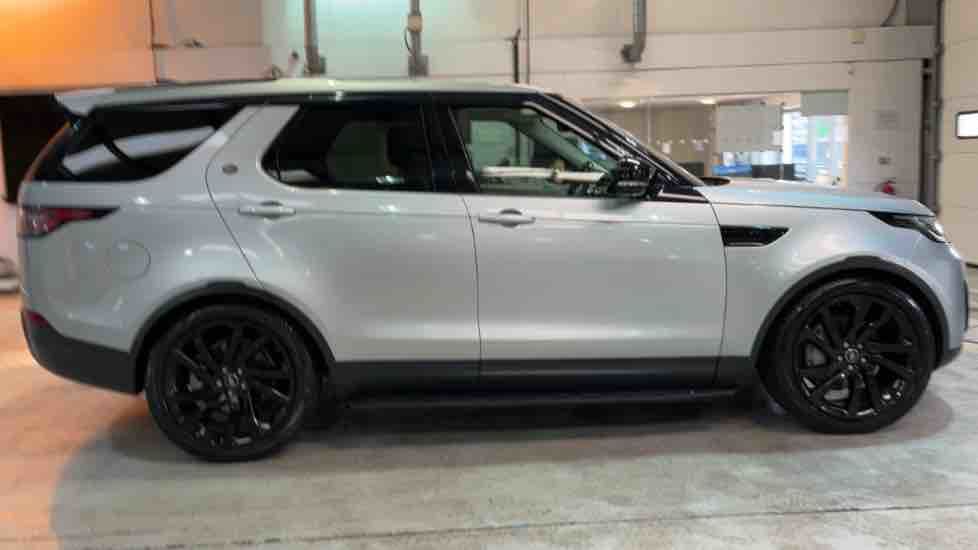 More views of Land Rover Discovery