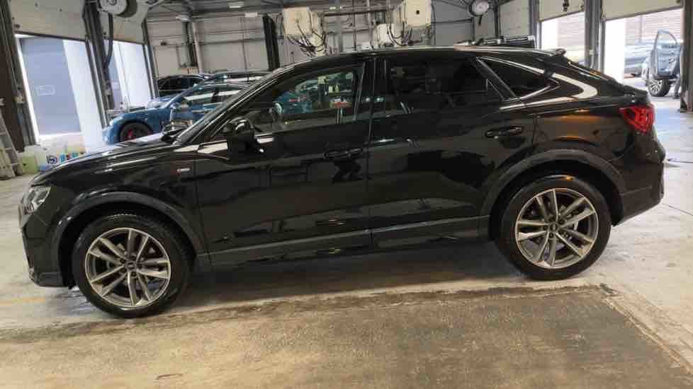 More views of Audi Q3