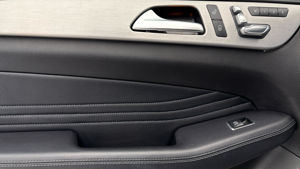 Mercedes-Benz GLE Image 19