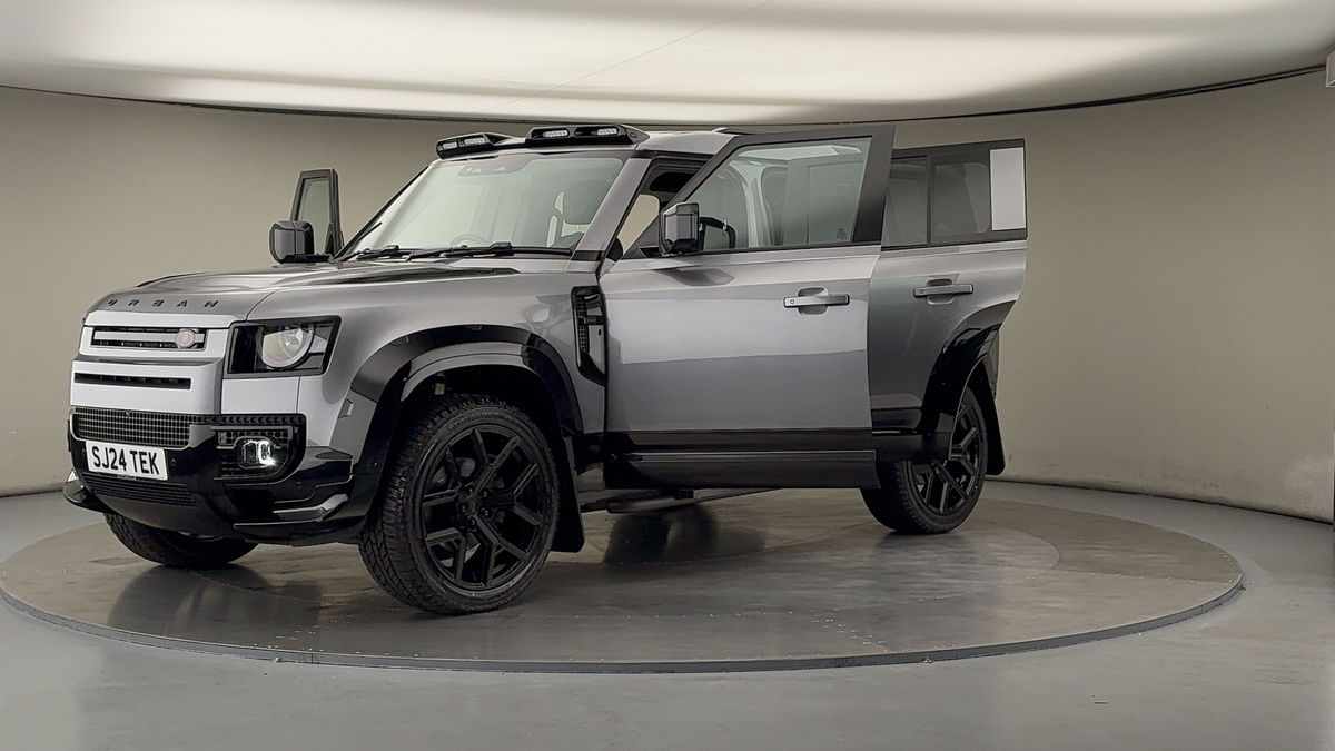 More views of Land Rover Defender 110