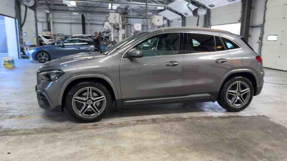 More views of Mercedes-Benz GLA
