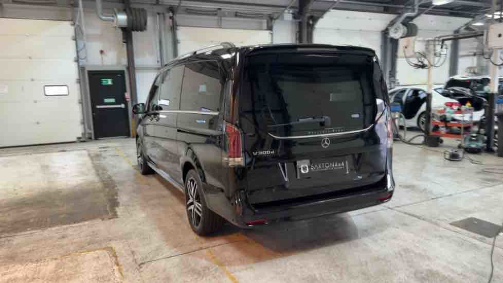 More views of Mercedes-Benz V Class