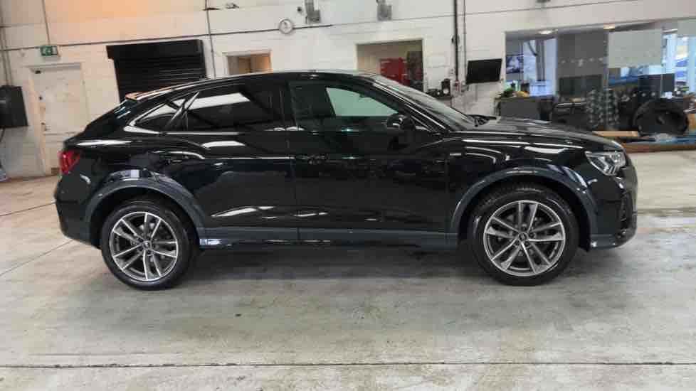 More views of Audi Q3