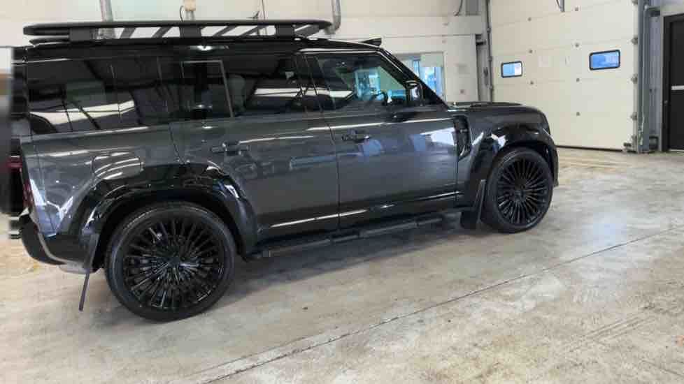 More views of Land Rover Defender 110