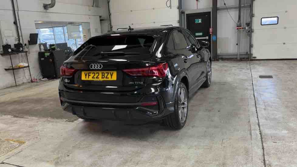 More views of Audi Q3