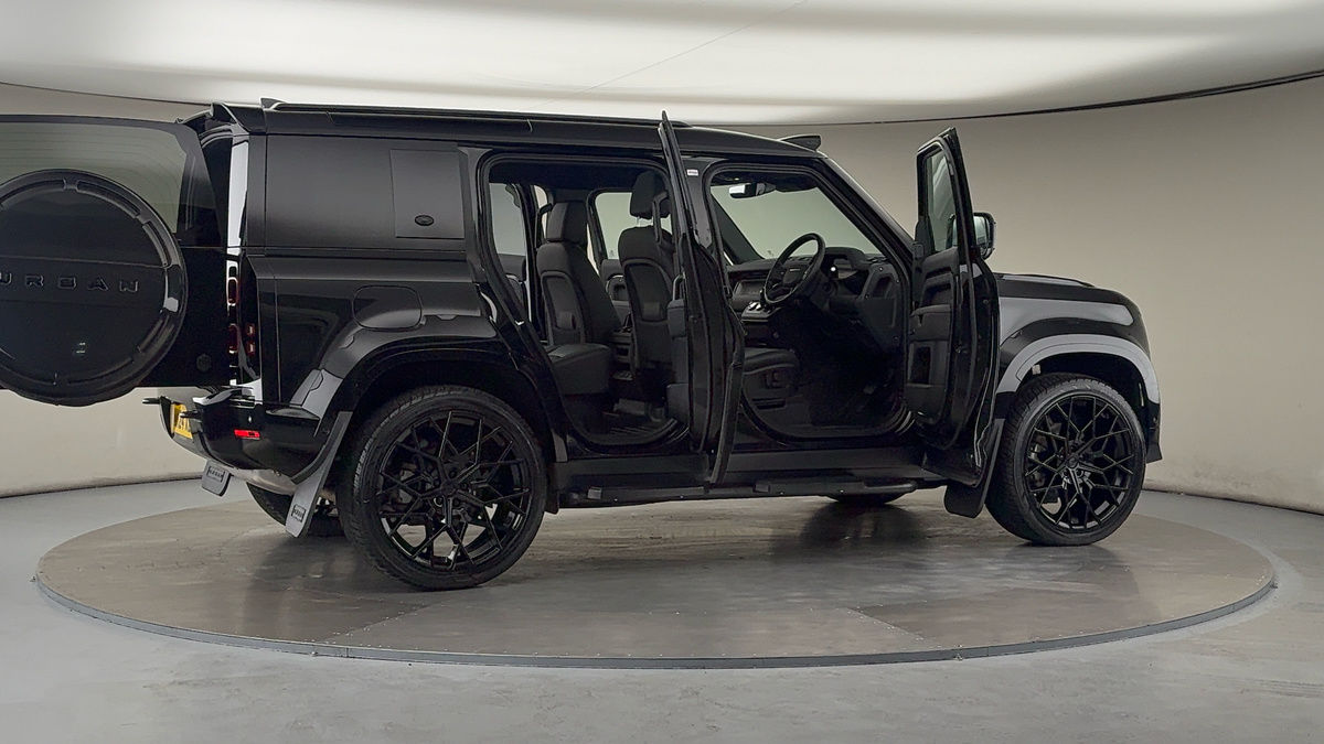 More views of Land Rover Defender 110
