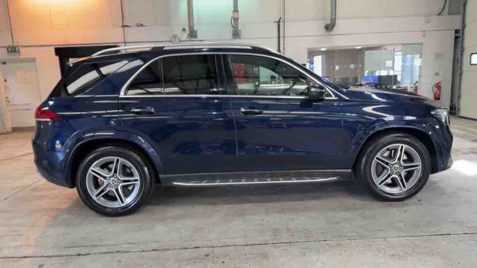More views of Mercedes-Benz GLE