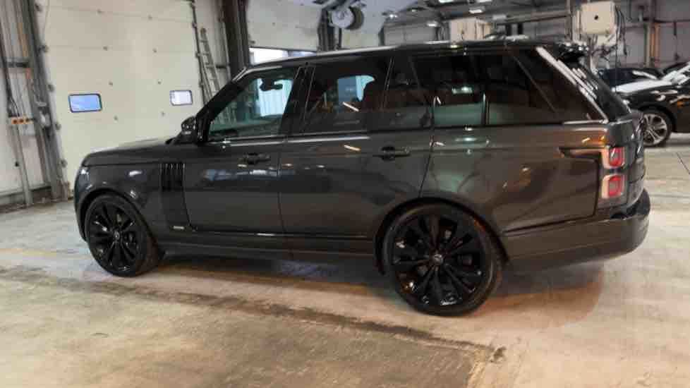 More views of Land Rover Range Rover