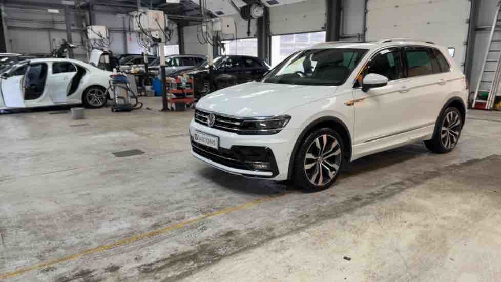 More views of Volkswagen Tiguan