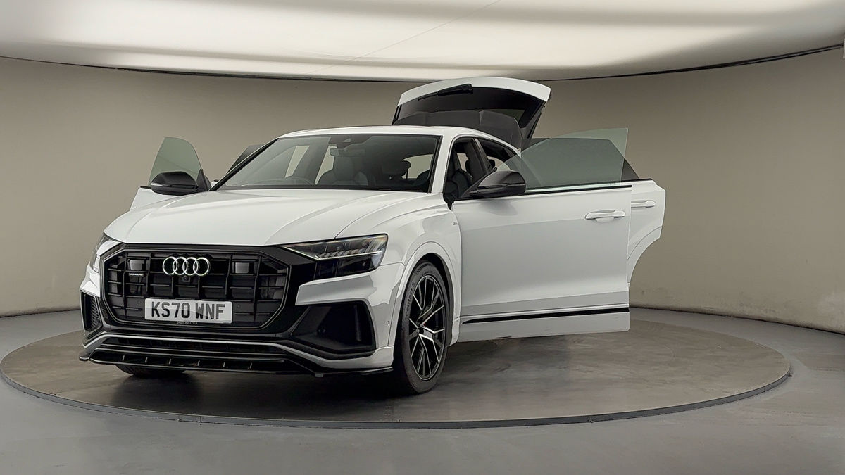 More views of Audi Q8