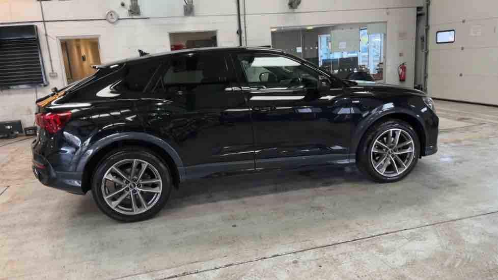 More views of Audi Q3