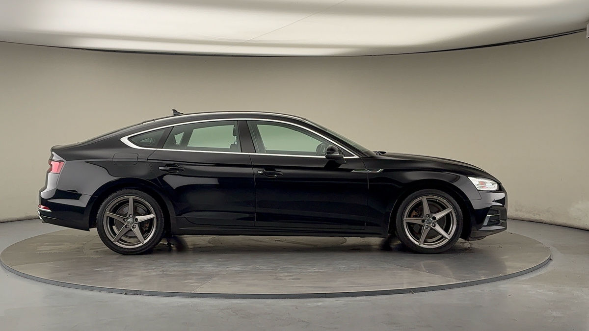Audi A5 Image 16