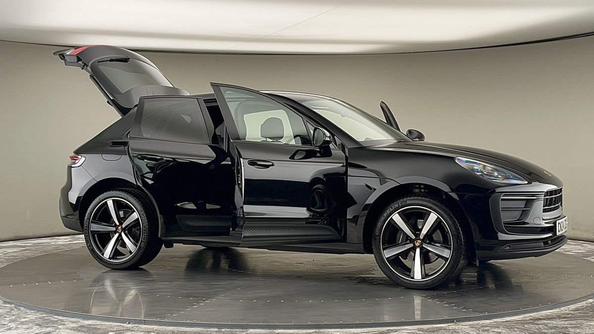 More views of Porsche Macan