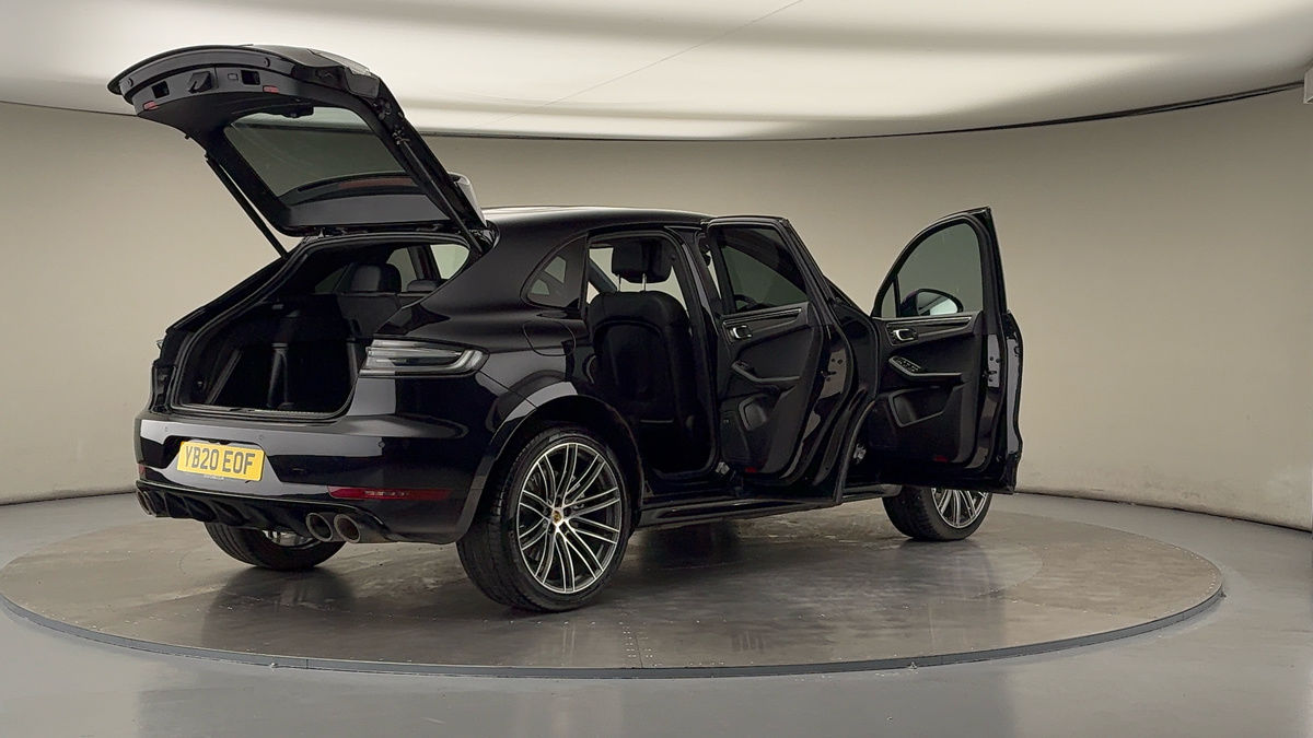 More views of Porsche Macan