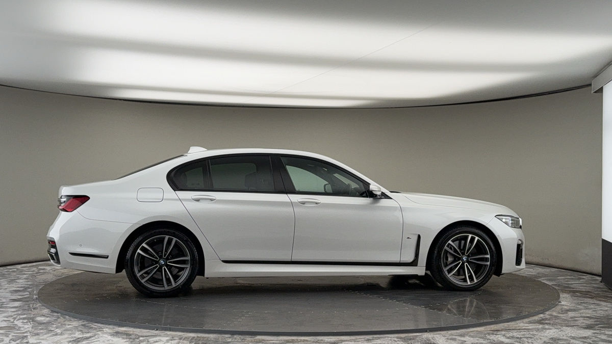 BMW 7 Series Image 16