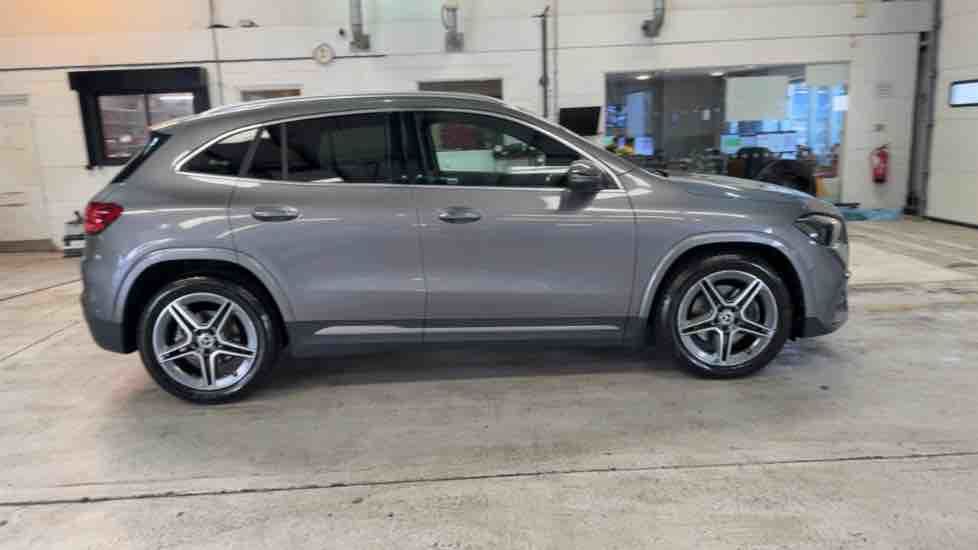 More views of Mercedes-Benz GLA