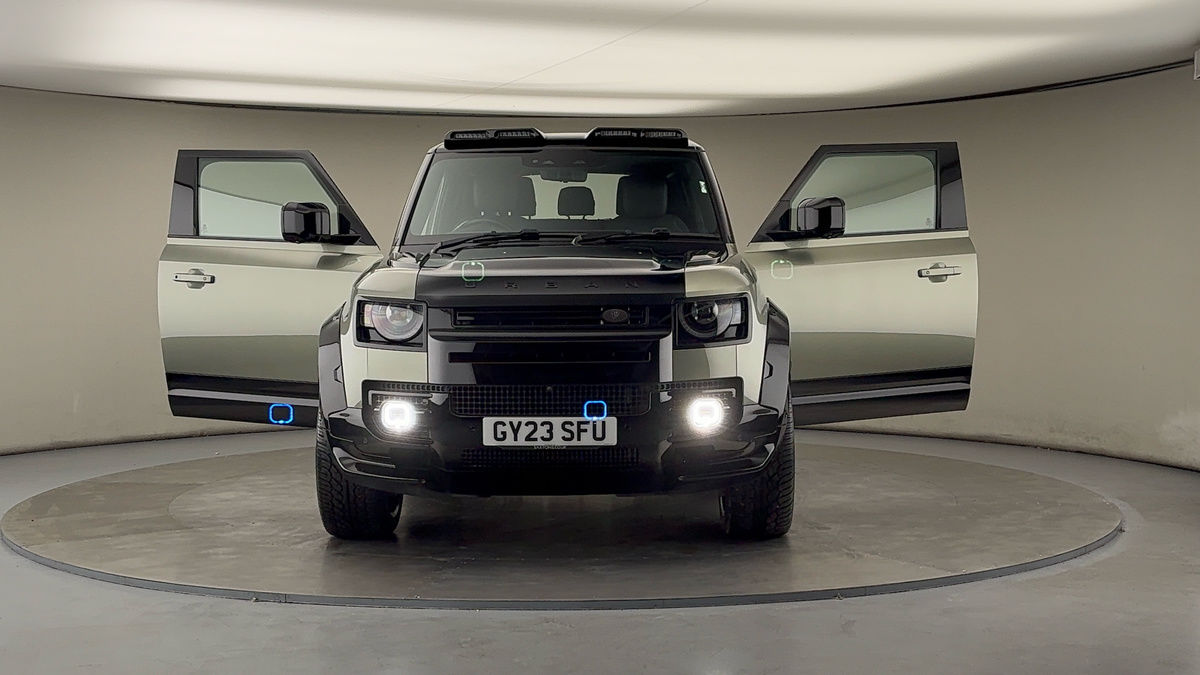 More views of Land Rover Defender 90