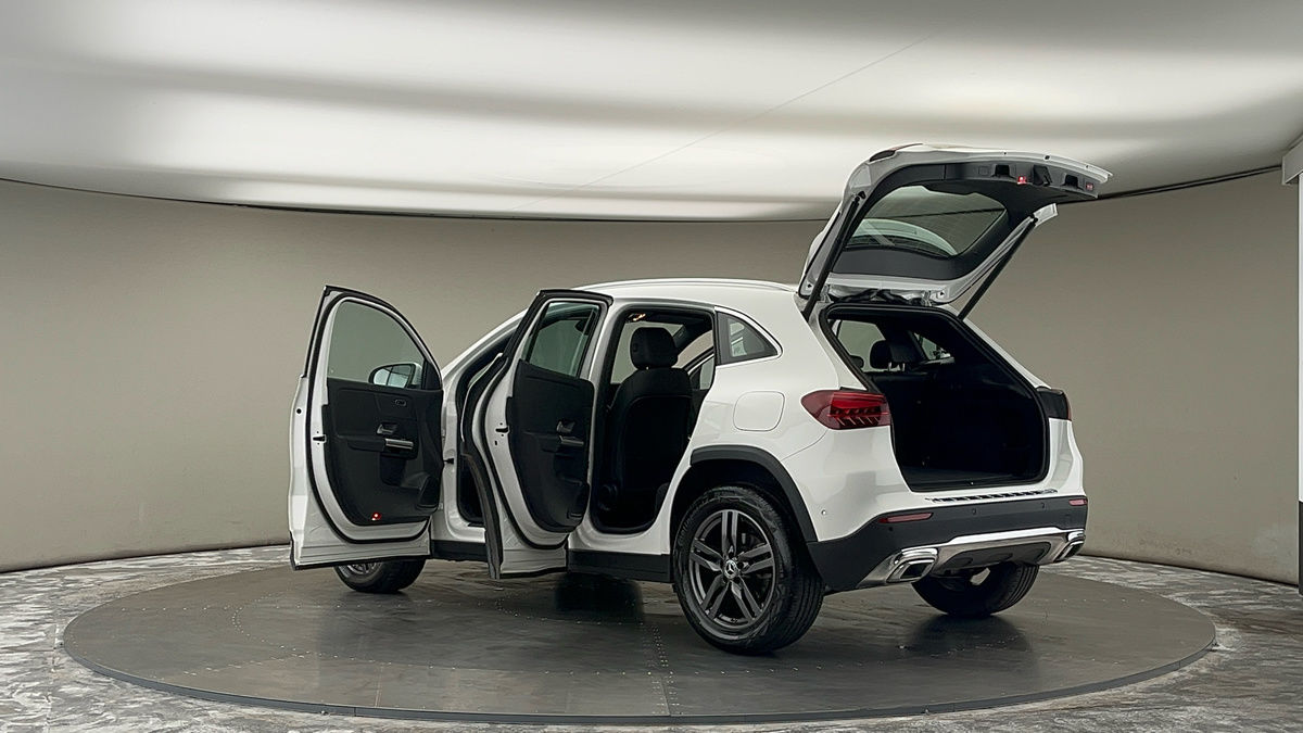 More views of Mercedes-Benz GLA