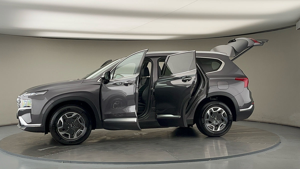 More views of Hyundai Santa Fe