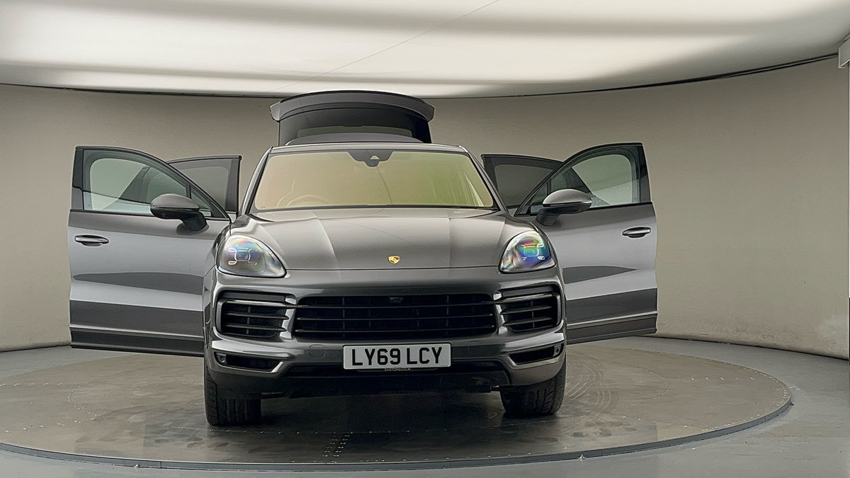 More views of Porsche Cayenne