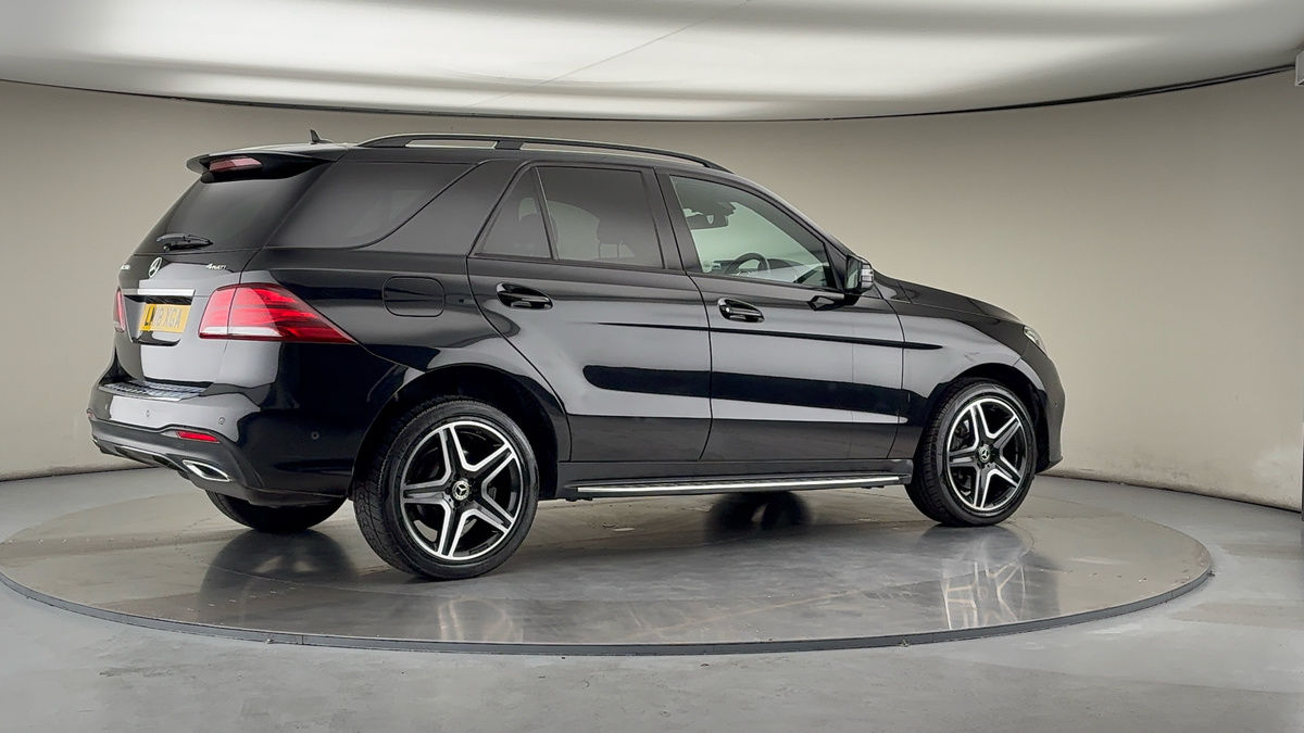 More views of Mercedes-Benz GLE