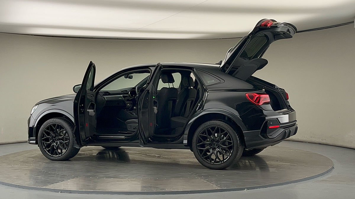 More views of Audi Q3