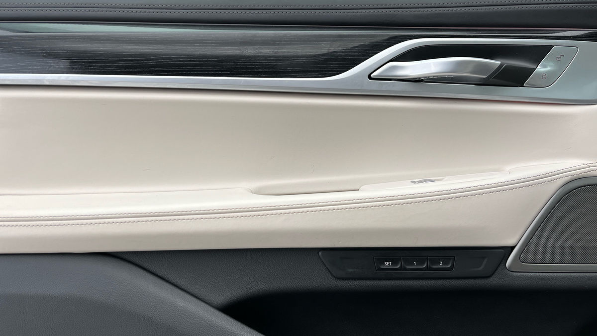 BMW 7 Series Image 19