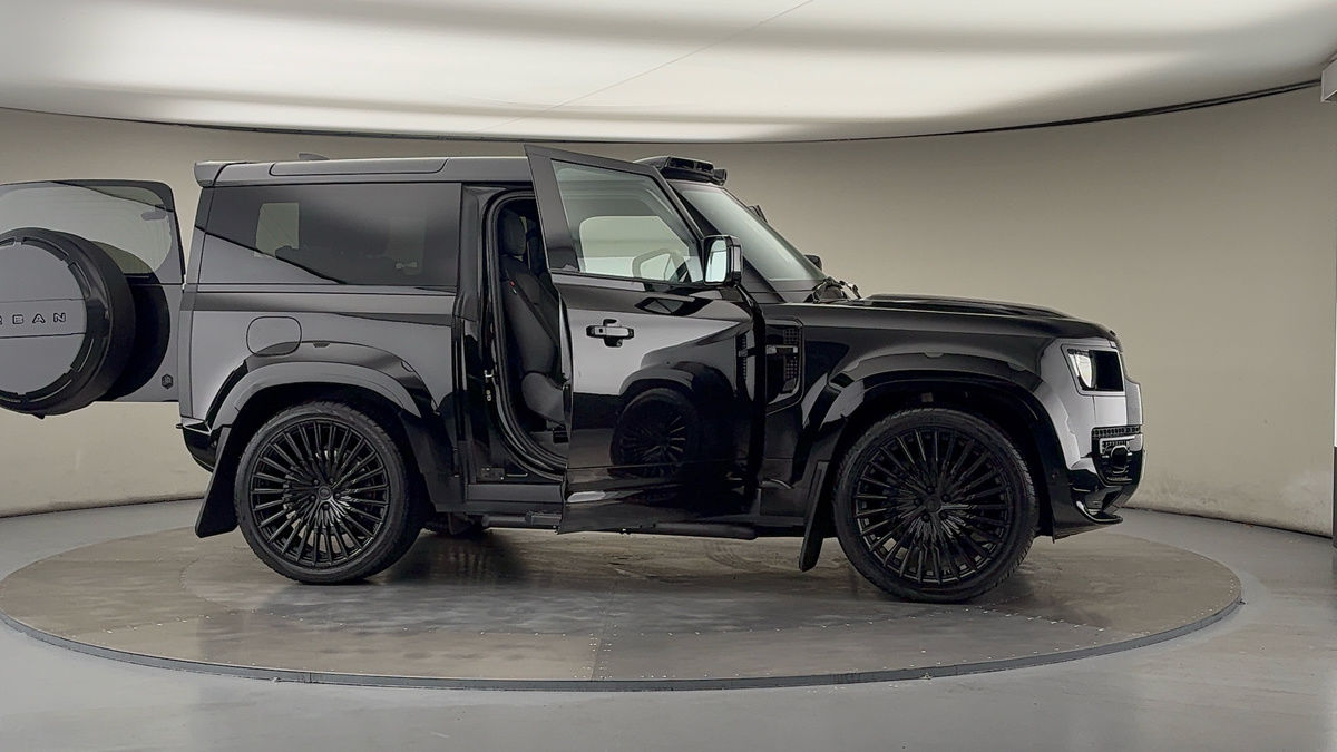 More views of Land Rover Defender 90